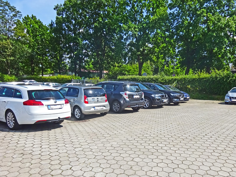 Kameraüberwachte Airport-Parkplätze in direkter Nähe zum Flughafen Hamburg.